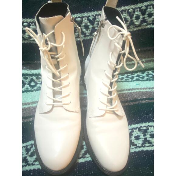 Sam Edelman white‎ Sam Edelman Nina white boots size 9 - Picture 1 of 7